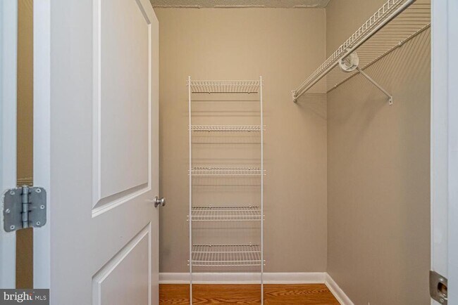 Building Photo - 851 N Glebe Rd