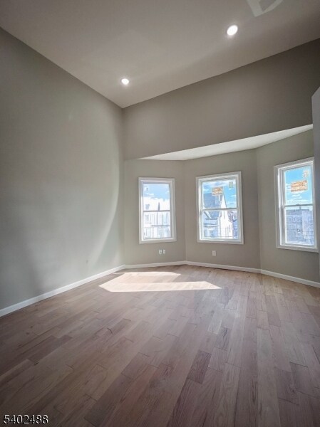 Building Photo - 788 E 18th St