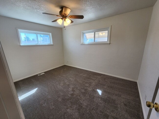 Building Photo - Cozy Ranch in Thornton