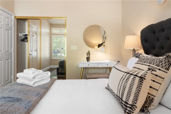 Building Photo - 905 Buffwood Ave