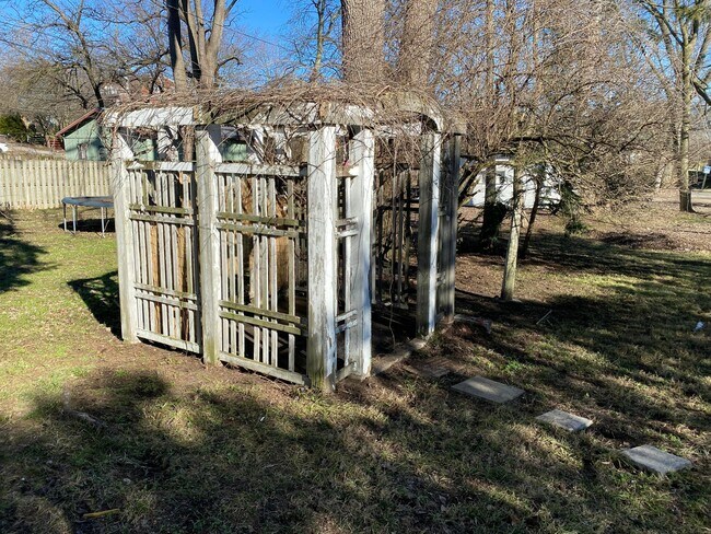 Building Photo - 102 N Washington St