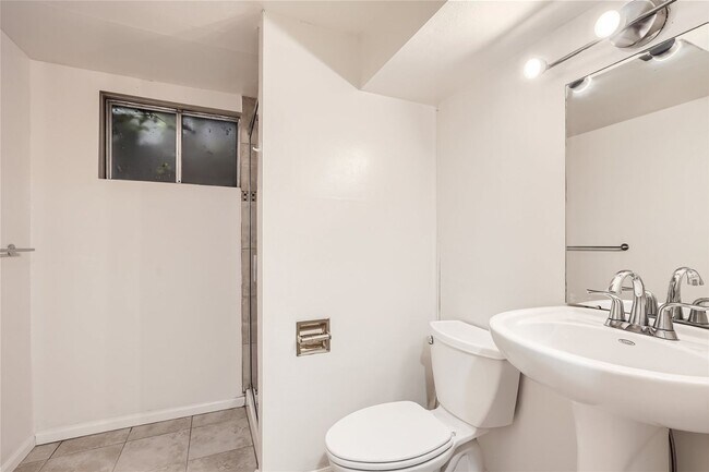Building Photo - Spacious 5-Bedroom Retreat in Arvada, CO!