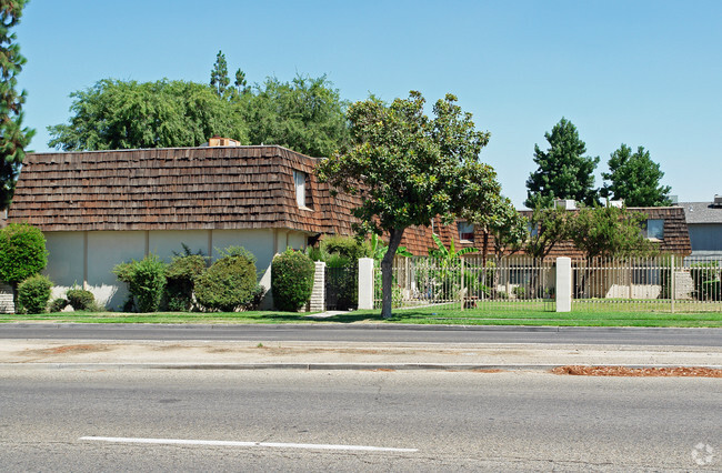 Building Photo - 3209 N Sierra Vista Ave