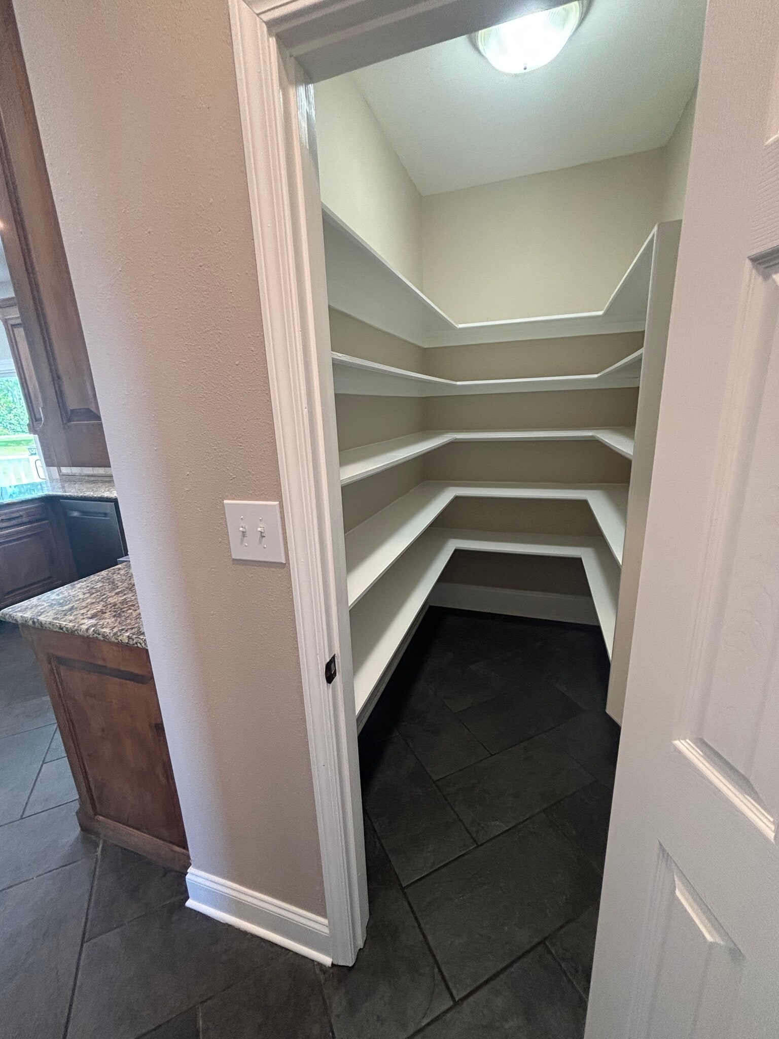 Building Photo - 7432 San Ramon Dr