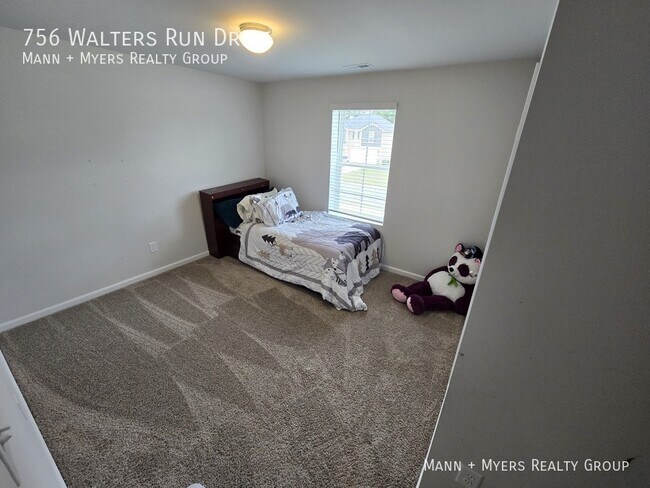 Building Photo - 756 Walters Run Dr