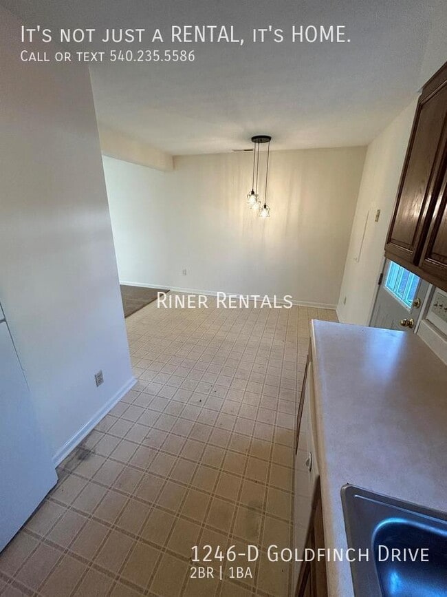 Building Photo - 1246 Goldfinch Dr