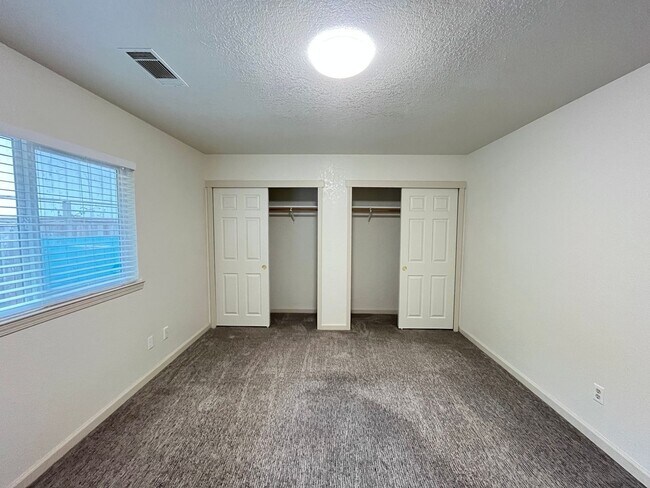 Building Photo - 3361 Edgewood Rd