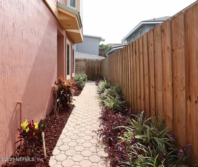 Building Photo - 1111 First St