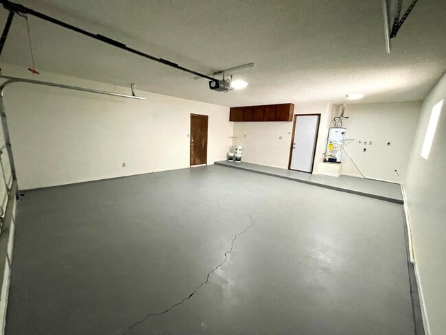 Building Photo - Newly Remodeled 3 Bedroom Home off of Hancock Rd!