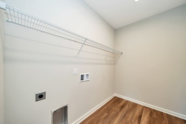 Building Photo - Newly Renovated Home in Brookwood!