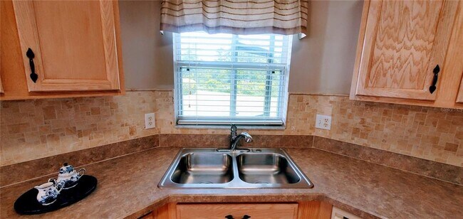 Building Photo - 520 Millifiora Ln