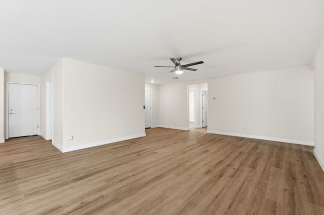 Building Photo - Amazing home in wonderful Ghost Hollow Ranch