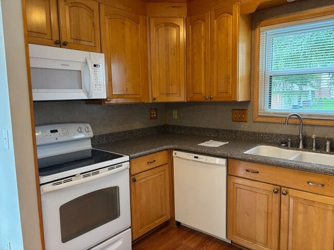 Building Photo - Holden Village Townhome Available - Newly ...