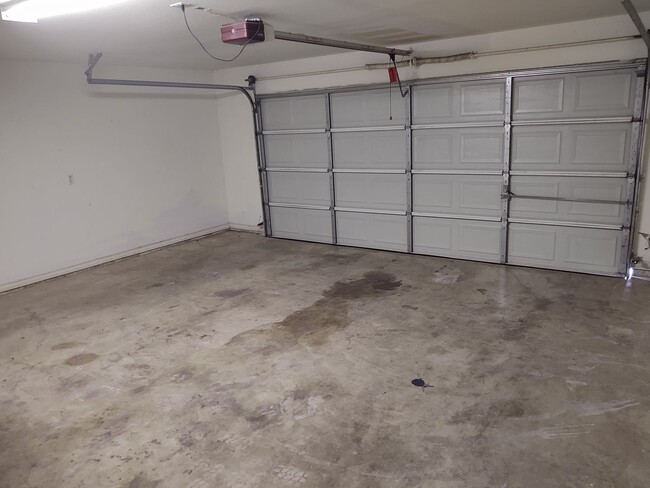 Building Photo - 707 STURGEN DR.