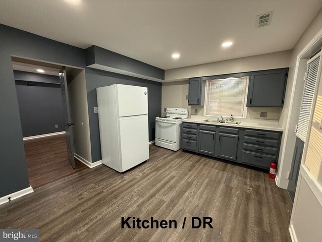 Building Photo - 24 Richards Ferry Rd