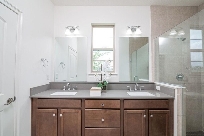 Building Photo - 7508 Wing Span Wy