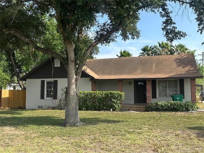 Primary Photo - 700 E Sam Houston Blvd