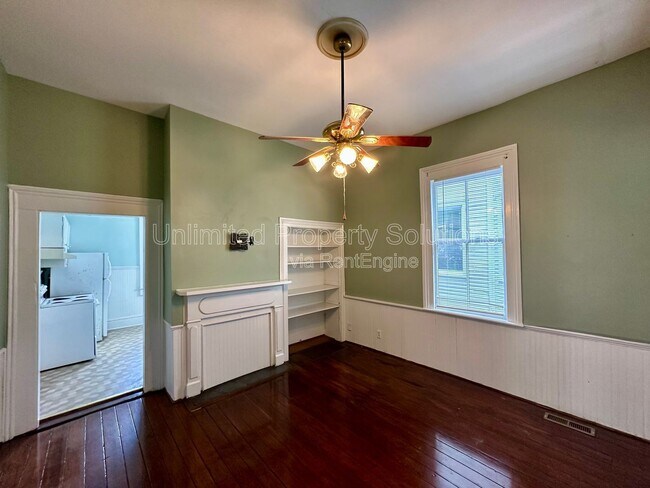 Building Photo - 216 N 6th St