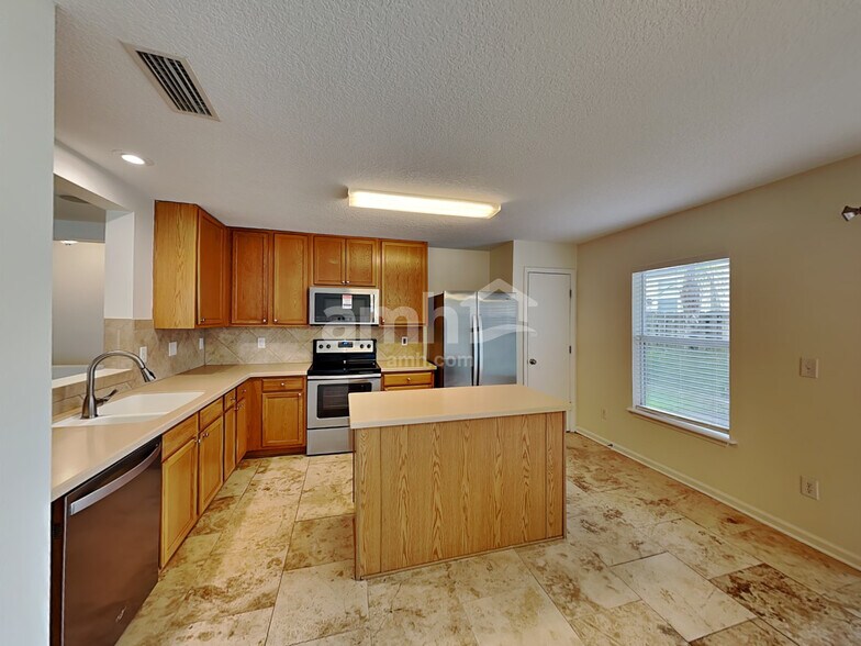 Building Photo - 777 Rembrandt Ave