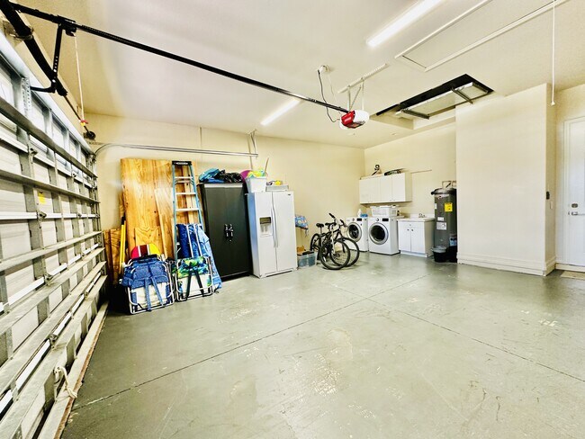 Building Photo - 754 107th Ave N