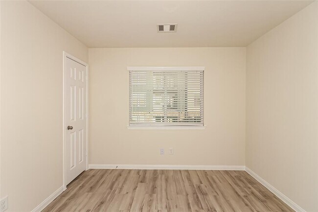 Building Photo - 5534 Plantation Forest Dr