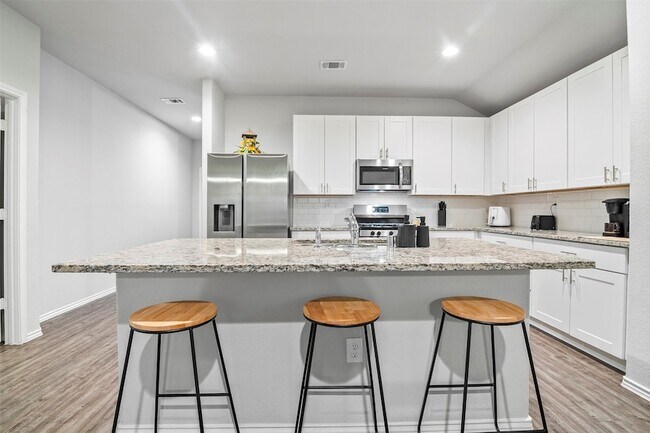 Building Photo - 21059 Wenze Ln