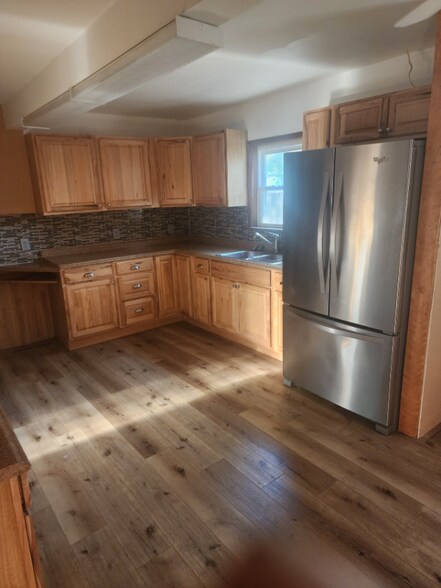 Building Photo - 308 N Miles Ave