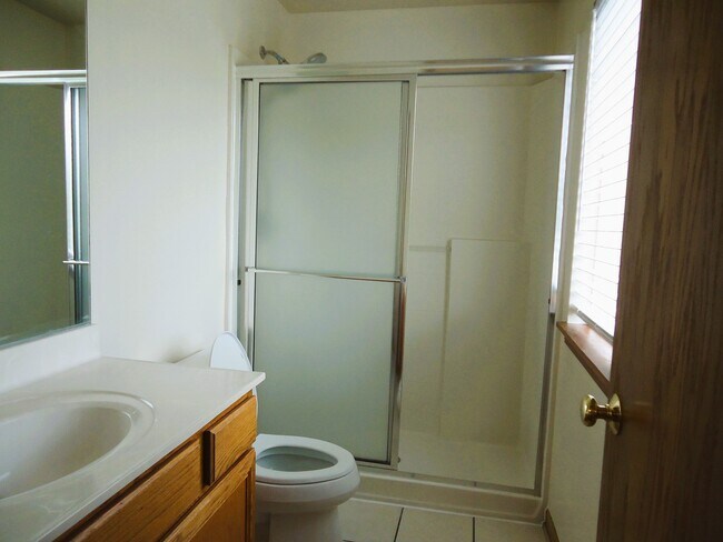 Building Photo - 642 Diamond Pointe Dr