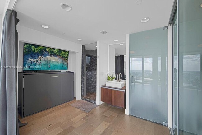 Building Photo - 1040 Biscayne Blvd