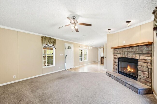 Building Photo - 267 Maddux Farm Dr