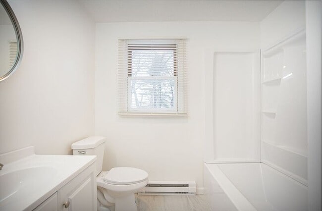 Building Photo - 1224 Page Blvd