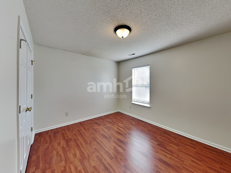 Building Photo - 8820 Cornwall St