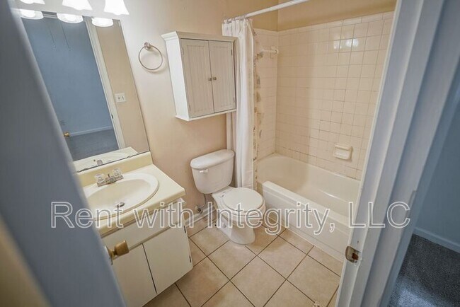 Building Photo - 2100 Continental Ave