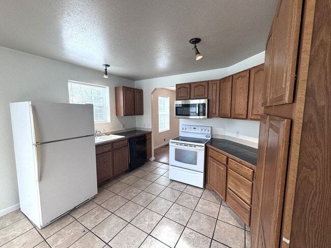 Building Photo - 2005 8th Ave N