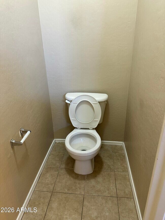 Building Photo - 10520 W Magnolia St