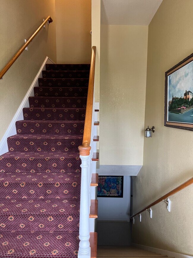 Building Photo - 189E - CS