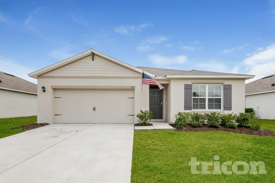 Primary Photo - 935 Summer Glen Dr