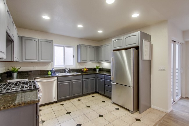 Kitchen - 4325 38th St