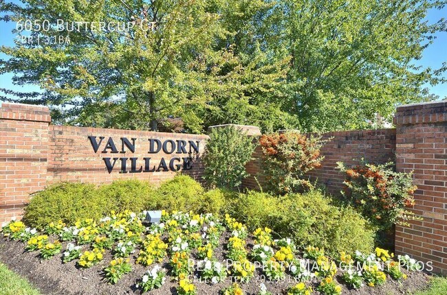 Building Photo - LOCATION LOCATION!!!    UPDATED TOWNHOME O...