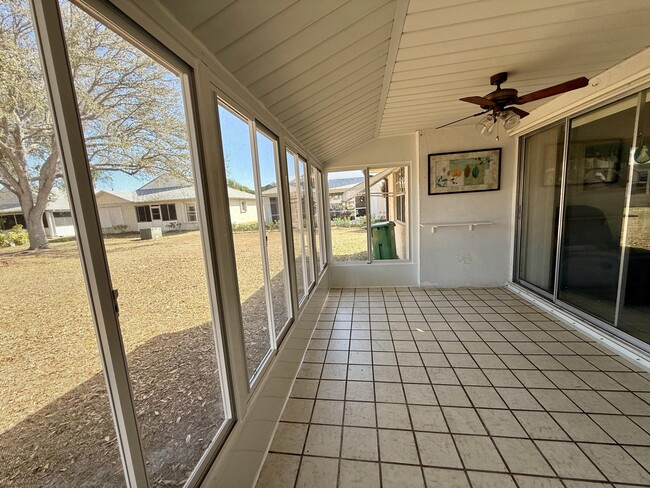 Building Photo - 5850 Summerfield Ct