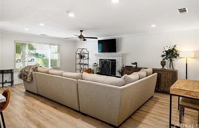 Building Photo - Charming 3 Bedroom 2 Bath Paso Robles Home