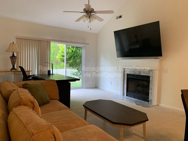 Building Photo - 205 Will Ct