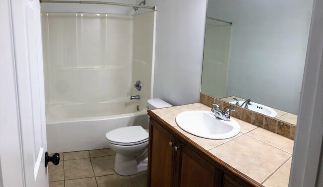 Building Photo - 124 Legend Creek Dr