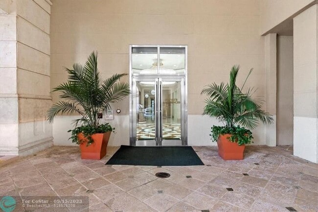 Building Photo - 3800 N Ocean Dr