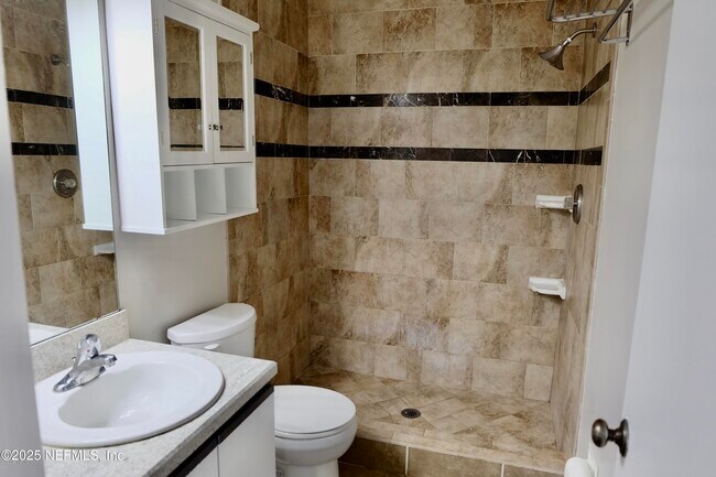 Building Photo - 9241 Arbolita Way