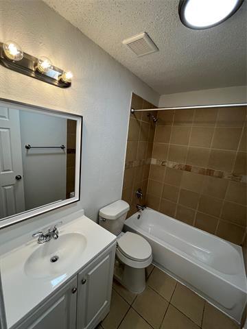 Building Photo - 2901 Lanette Ln