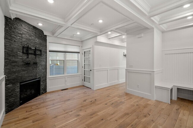 Building Photo - 36 Trull St