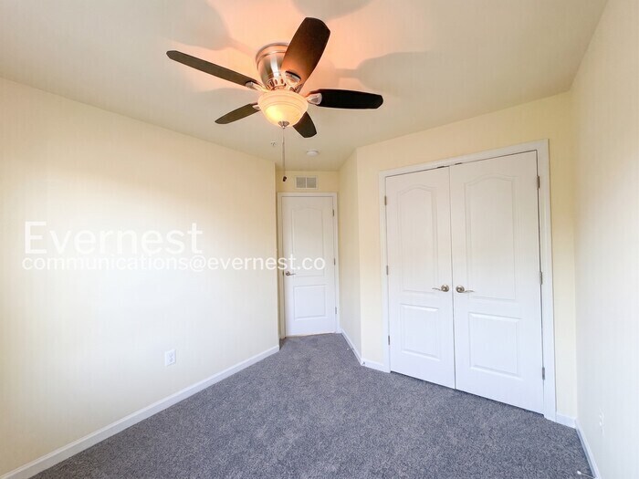 Building Photo - 6137 Hanlon St