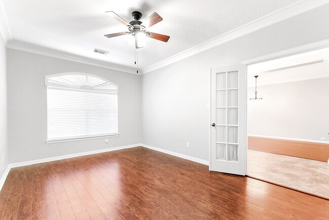 Building Photo - 28223 Daystrom Ln