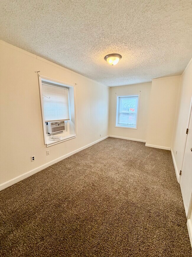 Building Photo - 8921-25 Frankford Ave